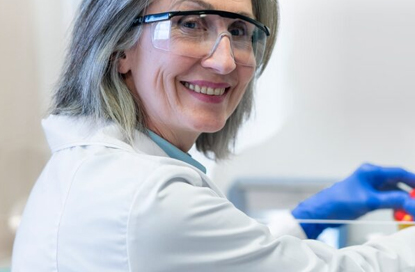 Vahvistaakseen teollisuuden, korkeakoulujen ja tutkimuksen integraatiota Shanghai Dengsheng Instrument on rakentanut yhdessä uuden T&K-pohjan monien huippulaitosten kanssa.