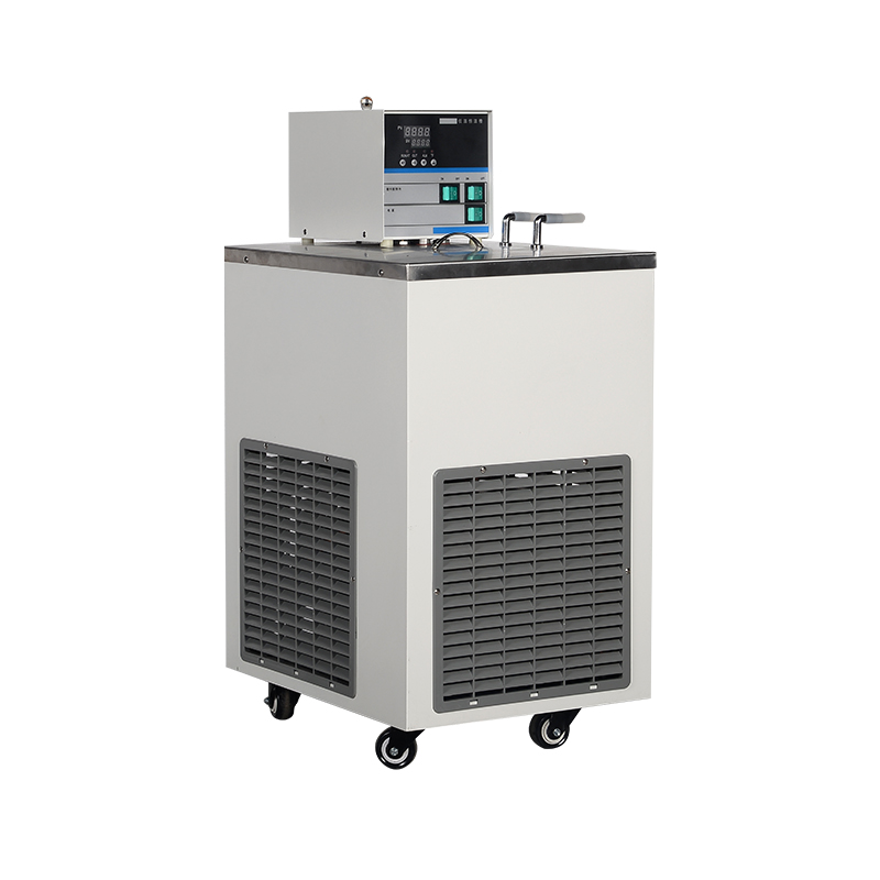 Matalalämpöinen vakiolämpöinen kiertokylpy